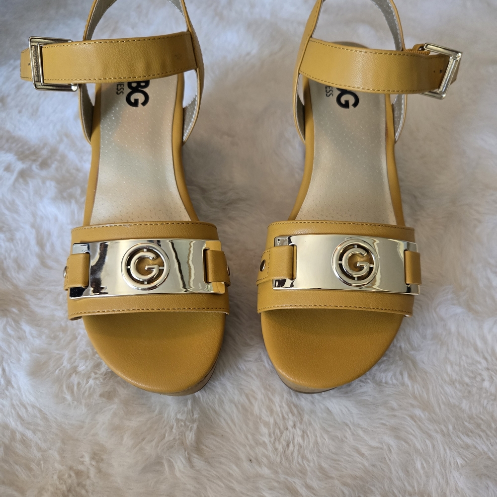 Guess Yellow Gold Sandals with Modern Design